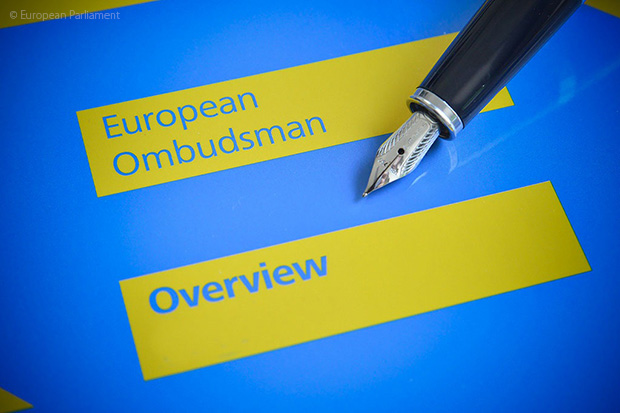Eine Füllfeder und ein Formular für eine Eingabe an den Europäischen Bürgerbeauftragten