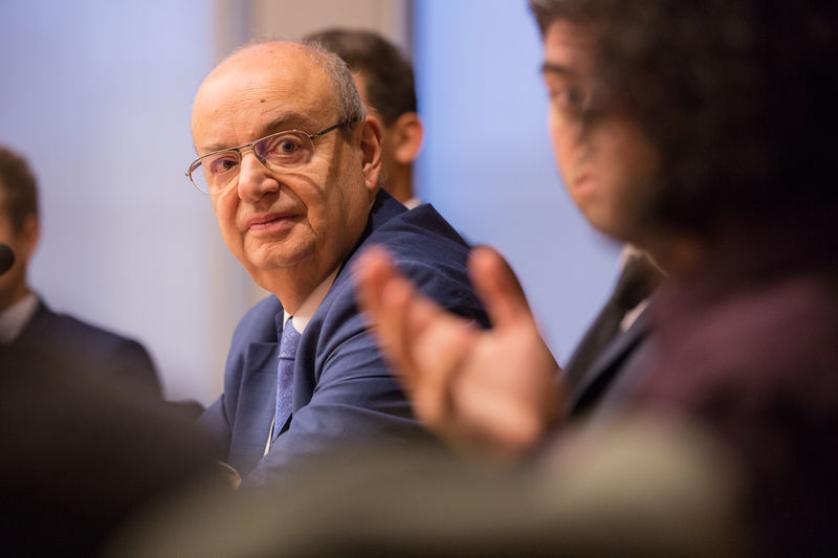Francis Zammit Dimech MEP meeting students who participated in the Erasmus+ Programme