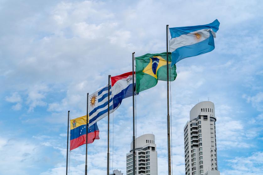 Several flagpoles with Mercosur flags.