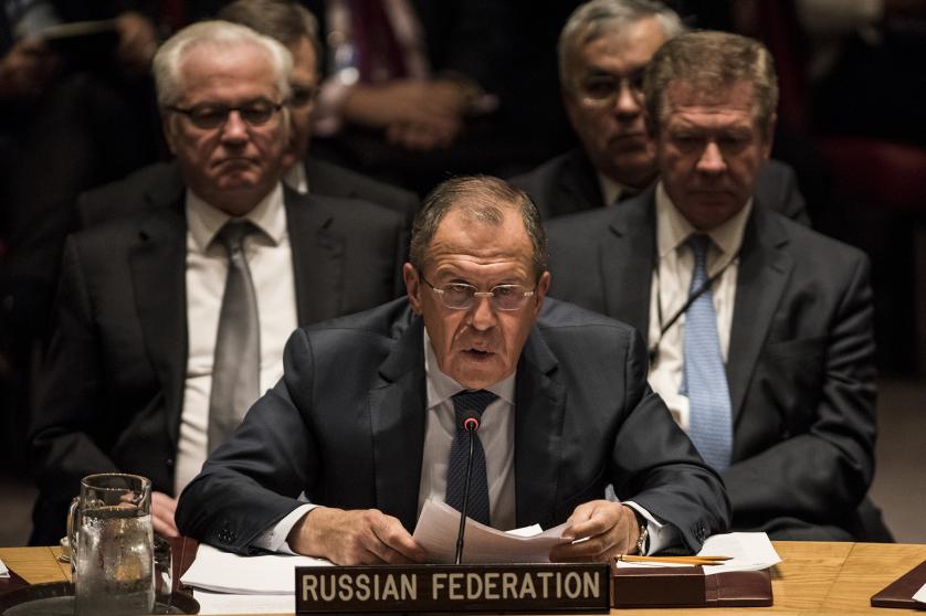 Ruský ministr zahraničí Sergej Lavrov hovoří během zasedání Rady bezpečnosti o situaci v Sýrii 18. prosince 2015 v sídle OSN v New Yorku.