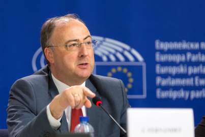 Pressekonferenz über die laufenden Verhandlungen mit dem Rat über den Europäischen Fonds für strategische Investitionen (EFSI)