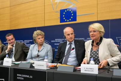 Pressekonferenz über grenzüberschreitendes organisiertes Verbrechen und die zukünftigen Herausforderung für Europa