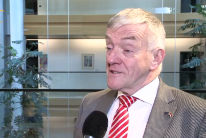 Image of Win van de camp speaking