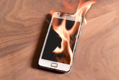 Smartphone in Flammen aufgegangen