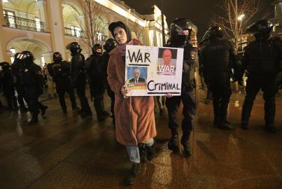 Anti-war protest in Saint-Petersburg